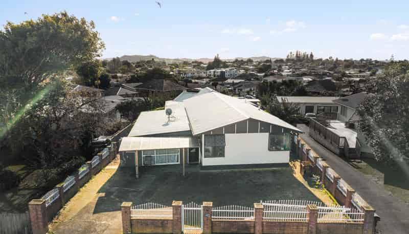 19 Wayne Drive, Mangere