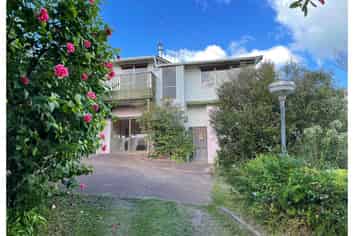 893 Whangaparaoa Road, Manly
