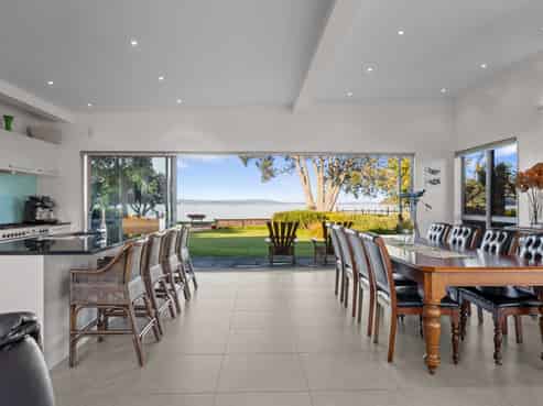 12 The Esplanade, Oneroa