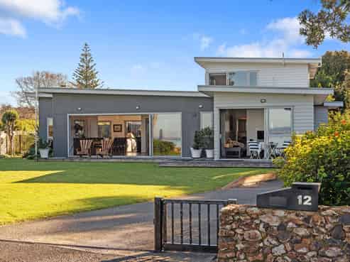 12 The Esplanade, Oneroa