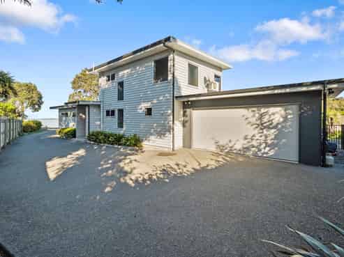 12 The Esplanade, Oneroa