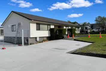 SILVERDALE SUBLEASE OFFICE
