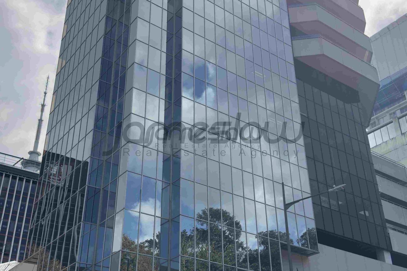 Modern CBD Office with Private Deck – pohled 6