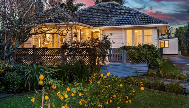 9 Devon Street, Te Atatu South