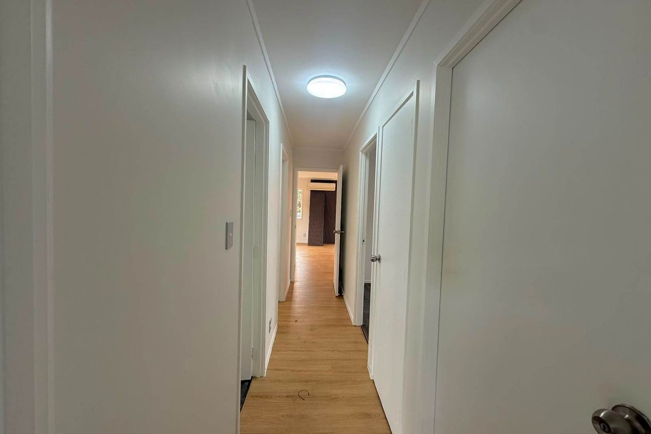 Freshly Renovated Family Home with Ample Parki... - Widok 5
