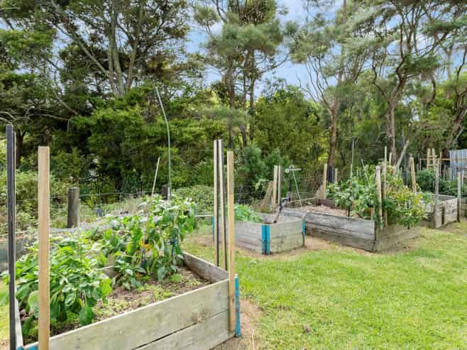 85 Kaipara Coast Highway, Helensville