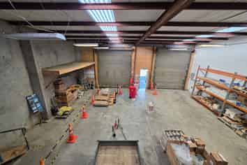 Functional Workshop Space with SH2 Exposure