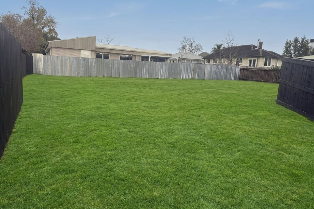 Good Dirt. Great Price. Zero Covenants. – pohled 2