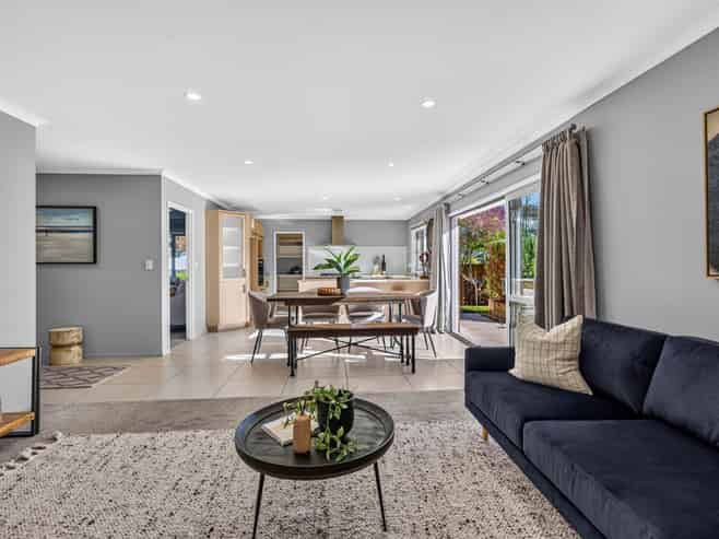 12 Sylvester Crescent, Flagstaff