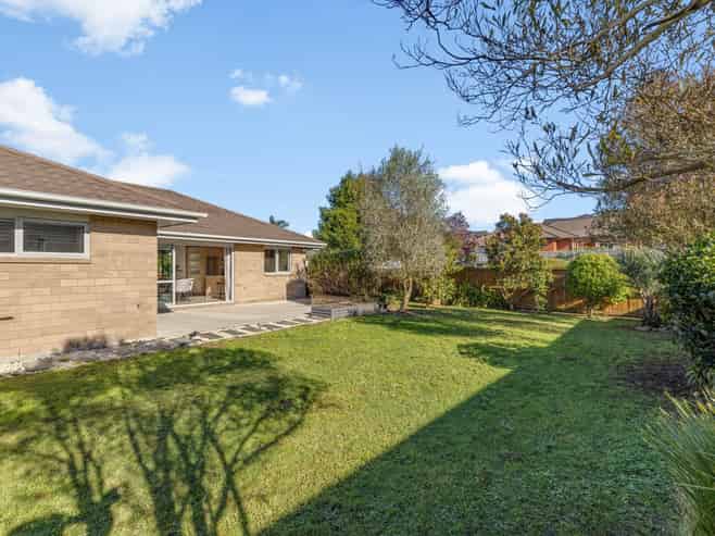 12 Sylvester Crescent, Flagstaff