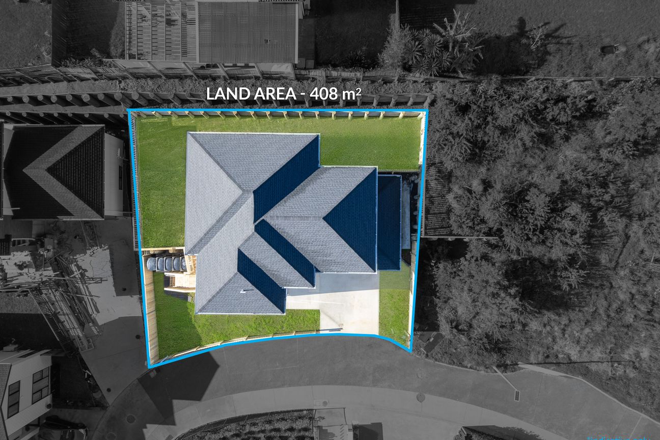Brand New with Views and Income Potential - Widok 2