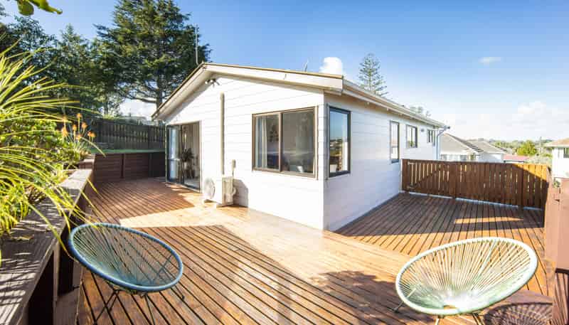 1/23 Stottholm Road, Titirangi