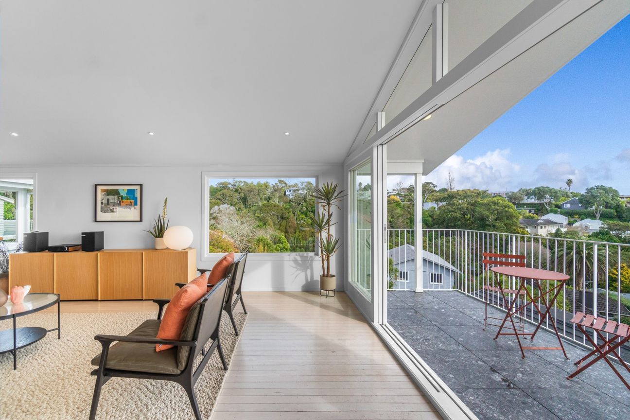 Stylish 60s Modernist with Irresistible Views! - Bild 6