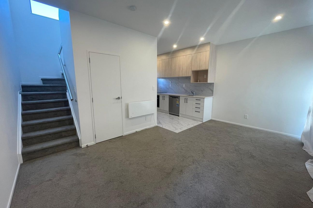 Modern 2 Bed, 1.5 Bath, Parking + Location - Aanzicht 4