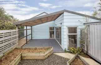 10 Aitken Place, Mornington