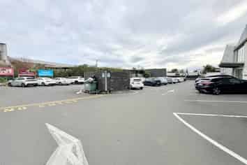 109M²  RETAIL / OFFICE FOR LEASE
