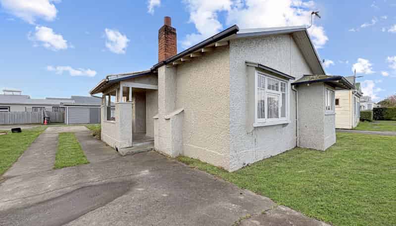 213 Ferguson Street , West End