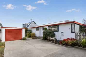 17B Bruce Avenue, Glenview