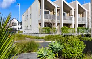 13/2 Warrant Officer Lane, Hobsonville
