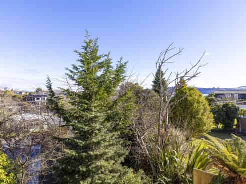 1/15 Charles Crescent, Rainbow Point
