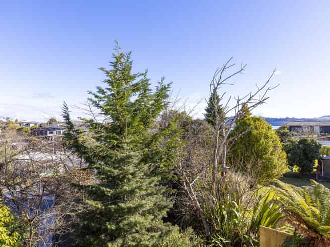 1/15 Charles Crescent, Rainbow Point