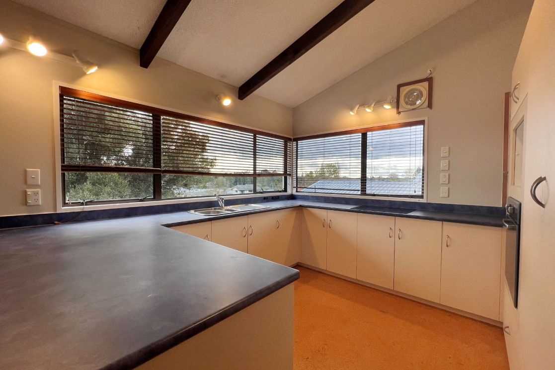 Spacious 3 Bedroom Family Home in Popular Pukete - Ansicht 3