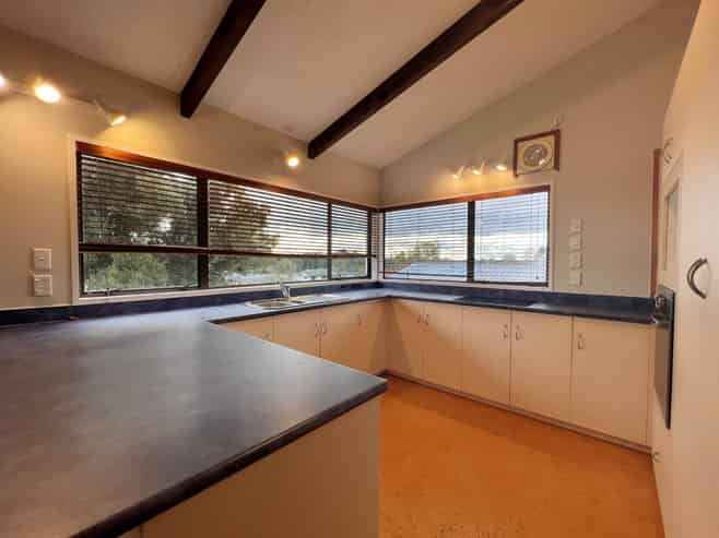16 Church Road, Pukete
