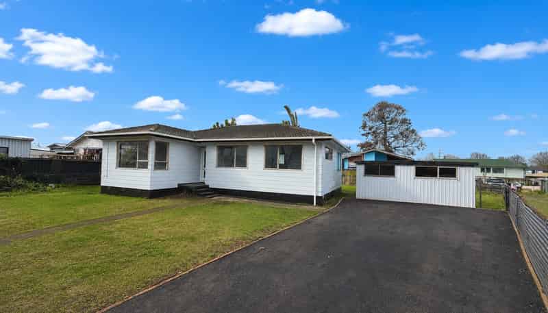 12 Desmond Place, Otara