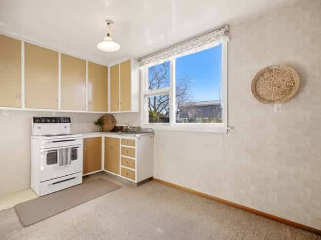 1/6 Kinloch Street, Saint Albans