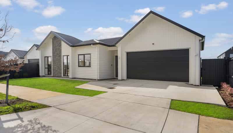 11 Meadows Drive, Clevedon
