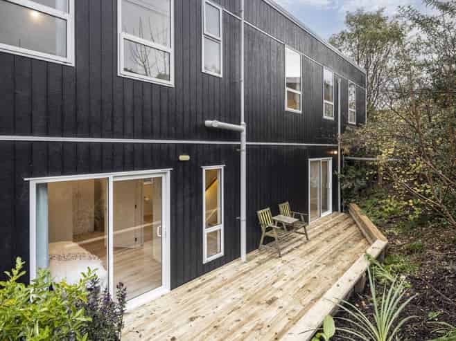 8 Aitken Place, Mornington