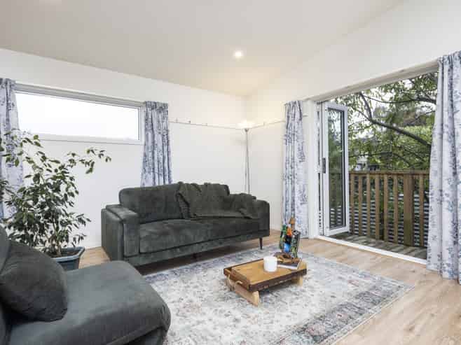 8 Aitken Place, Mornington
