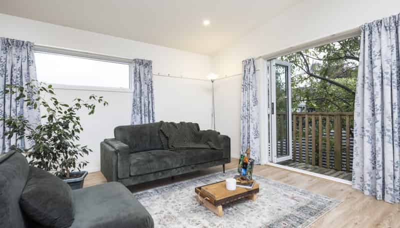 8 Aitken Place, Mornington