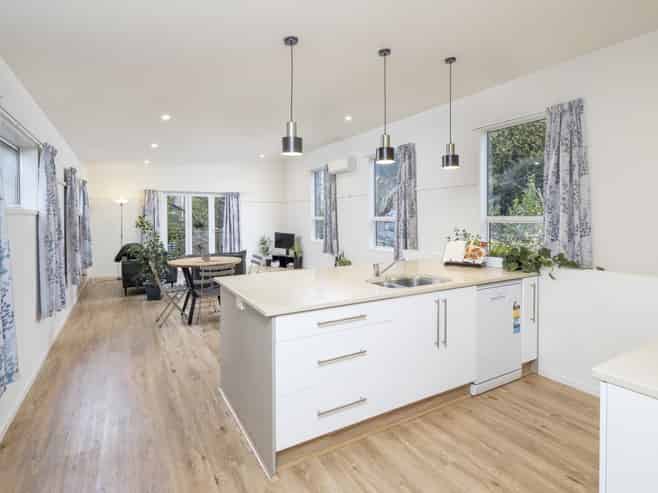 8 Aitken Place, Mornington