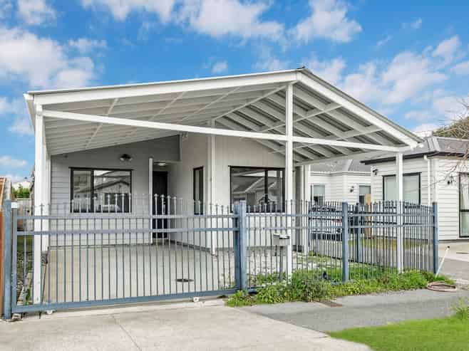 42  Farmland Road, Papakura