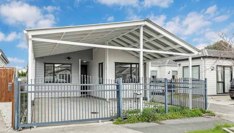 42  Farmland Road, Papakura