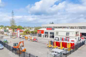 Large format retail investment with development