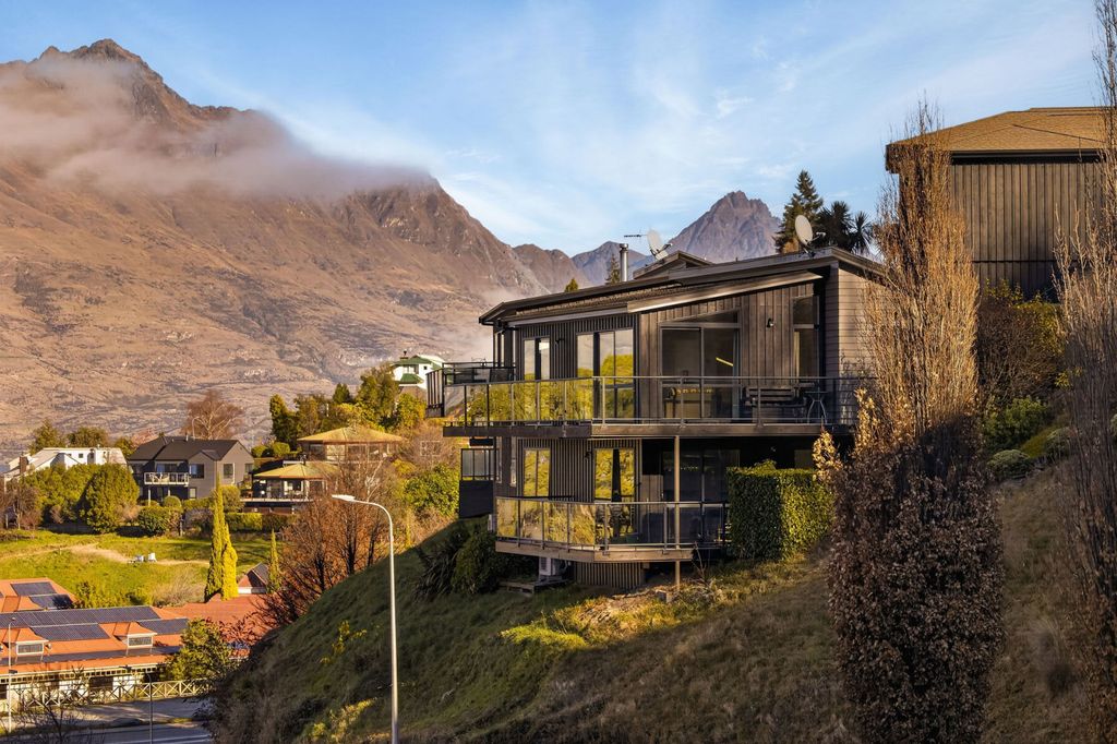 Elevated Living with Iconic Queenstown Views 1