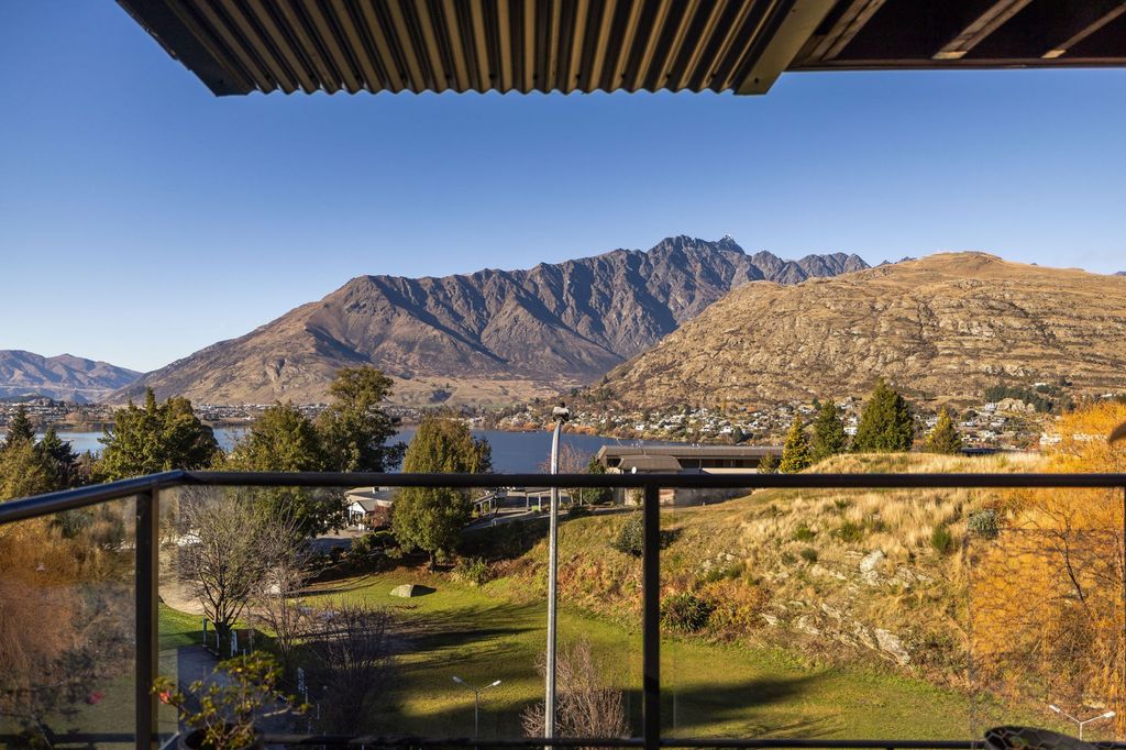Elevated Living with Iconic Queenstown Views 3