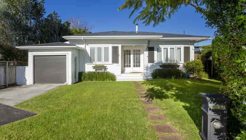 313 Royal Road, Massey