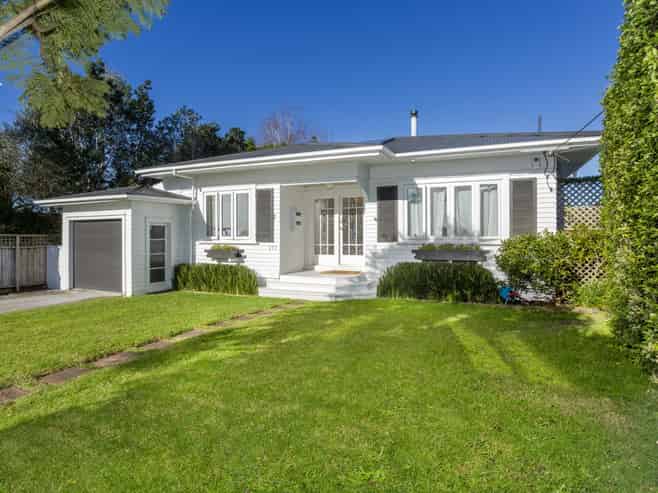 313 Royal Road, Massey