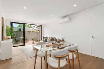 2/50B Murray Place, Merivale