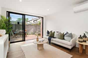 2/50B Murray Place, Merivale