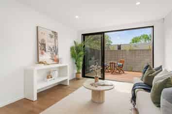 2/50B Murray Place, Merivale