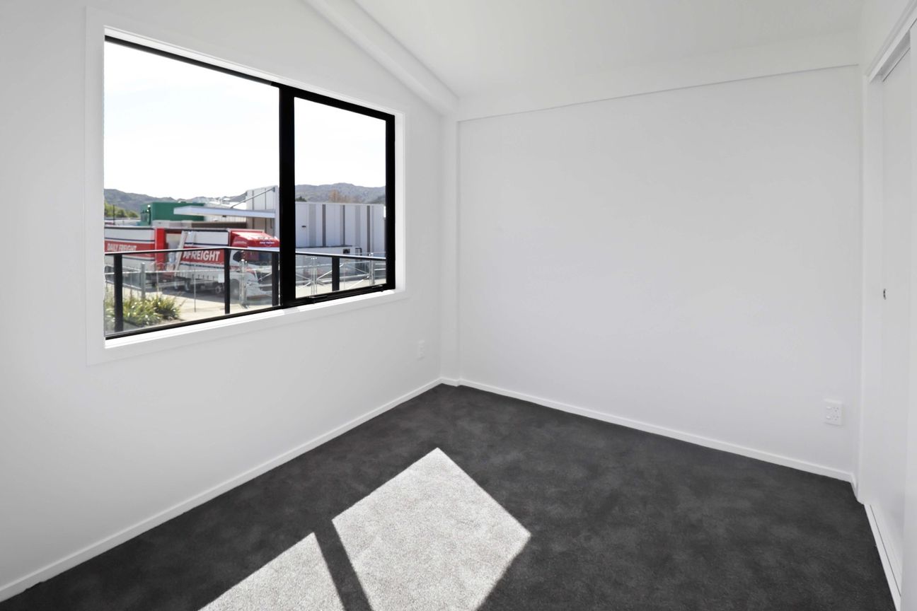 TWO-BEDROOM APARTMENT,  BALCONY AND OPEN PLAN - Fler