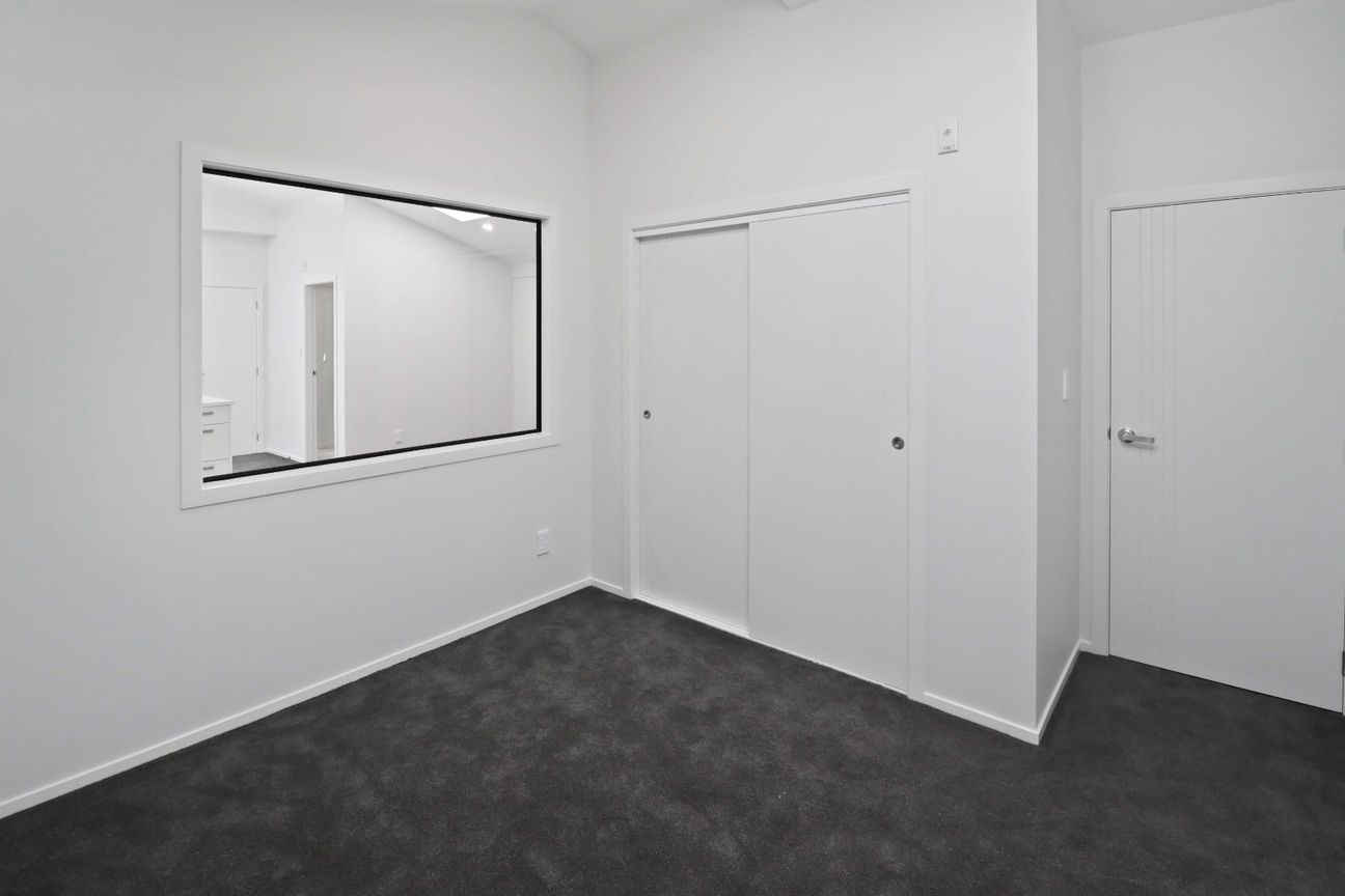 TWO-BEDROOM APARTMENT,  BALCONY AND OPEN PLAN - Bild 4