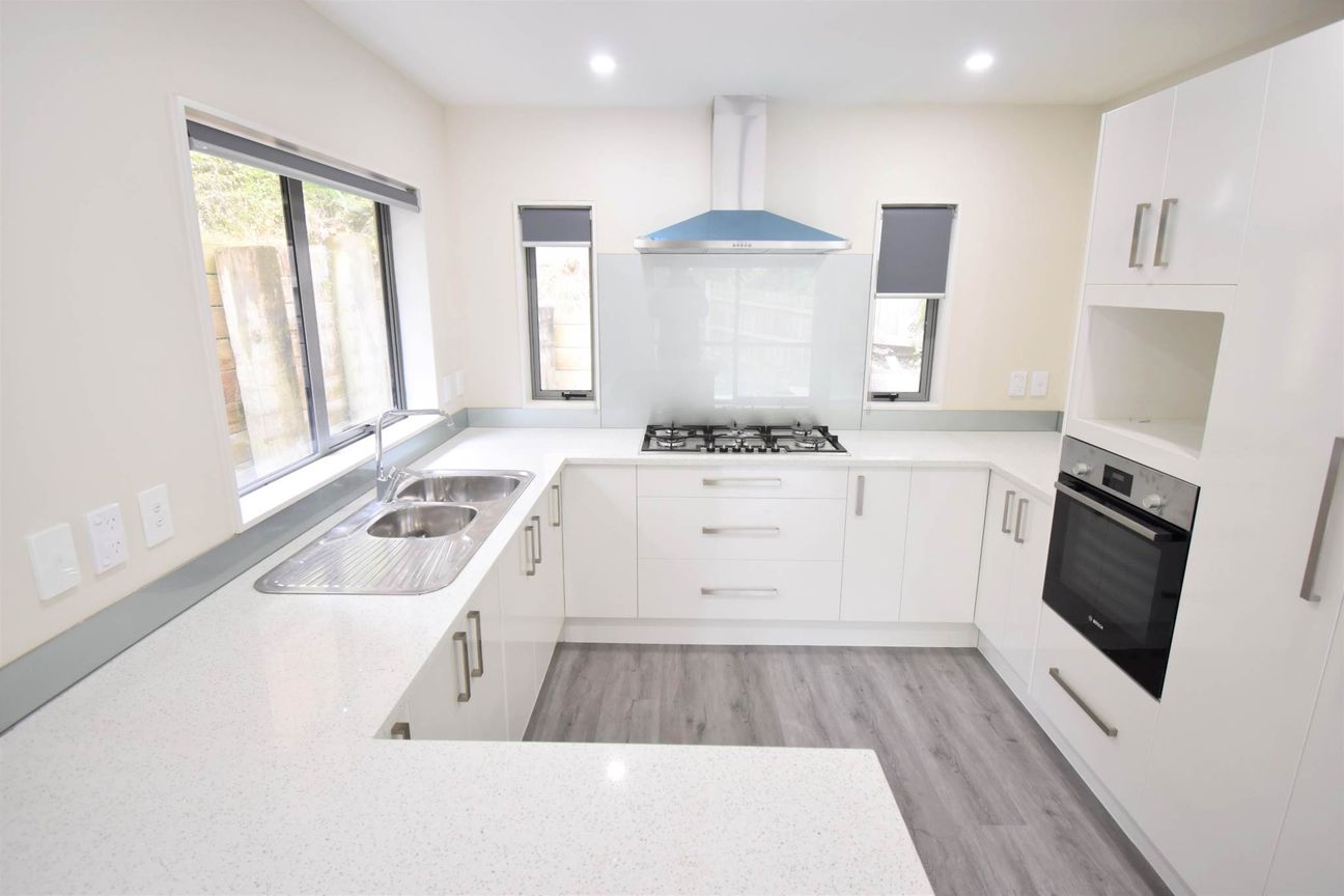 Modern 4-Bedroom Family Home - Widok 3
