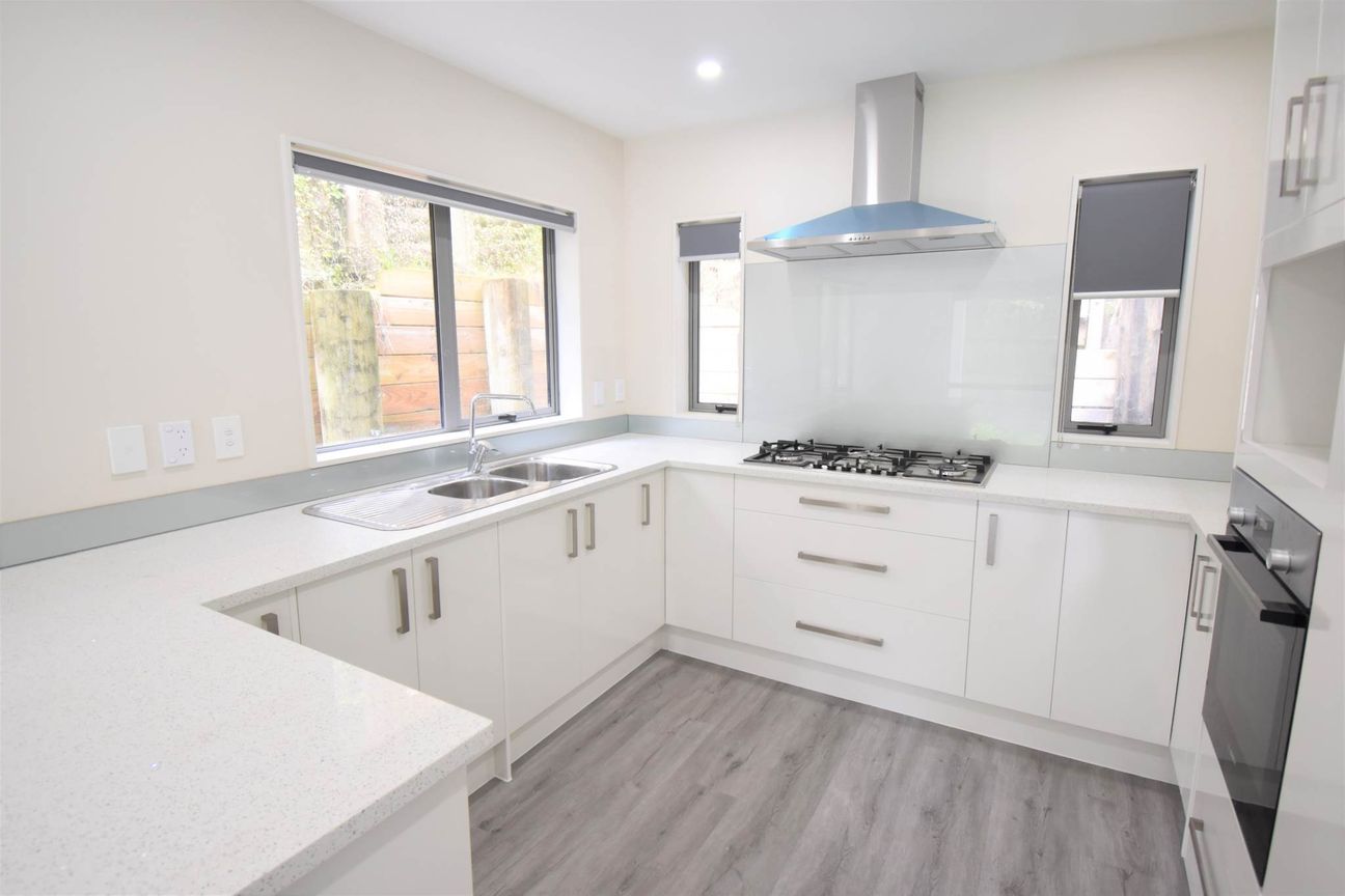 Modern 4-Bedroom Family Home - Widok 2