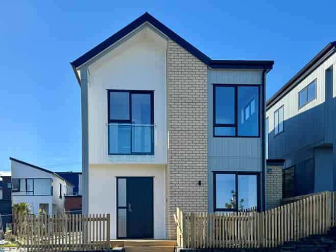 8,10,12,13 Wira Lane, Silverdale