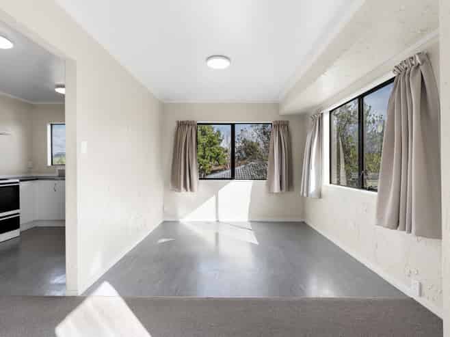 1 and 2/58 St Annes Crescent, Wattle Downs